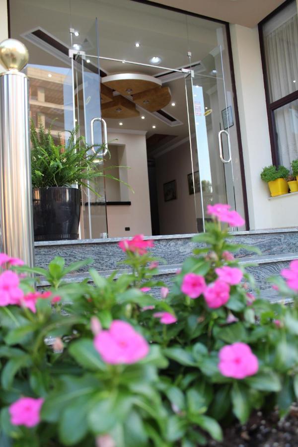 Hotel Villa Aljor Golem  Exterior foto